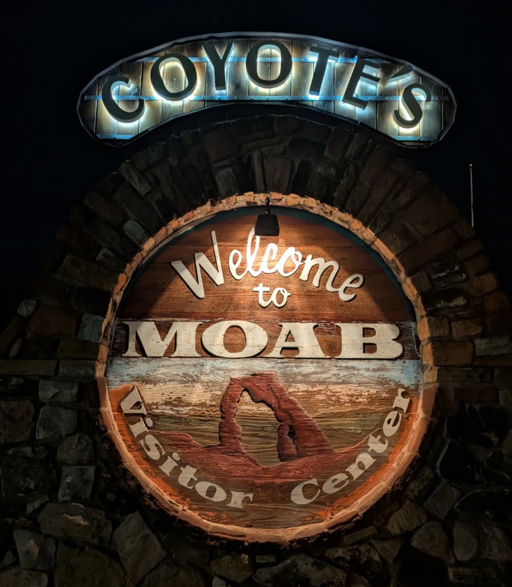 Coyote's Welcome to Moab selfie sign